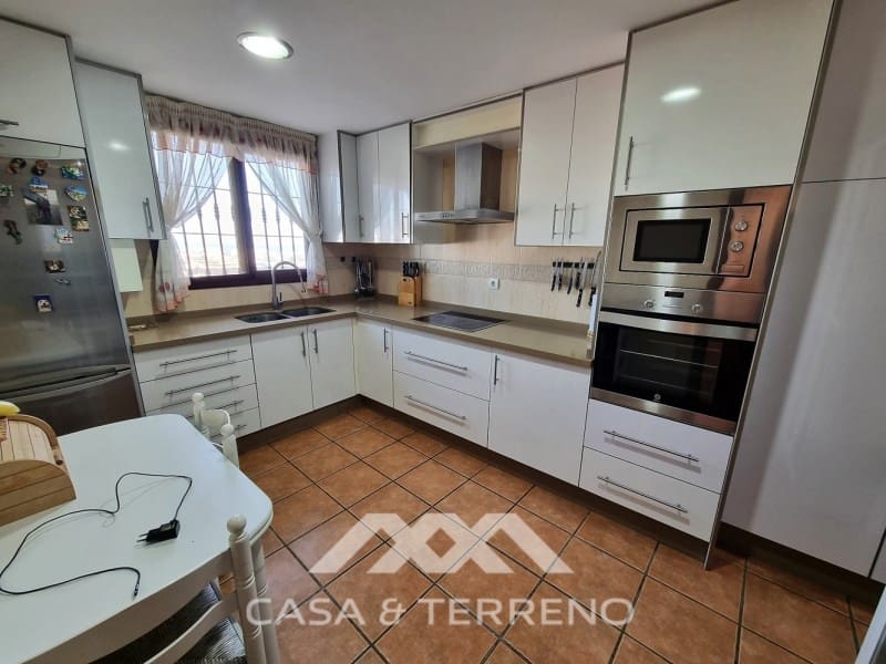 5 soverom Villa til salgs i Torrox Park med garasje - € 465 000 (Ref: 9747781)