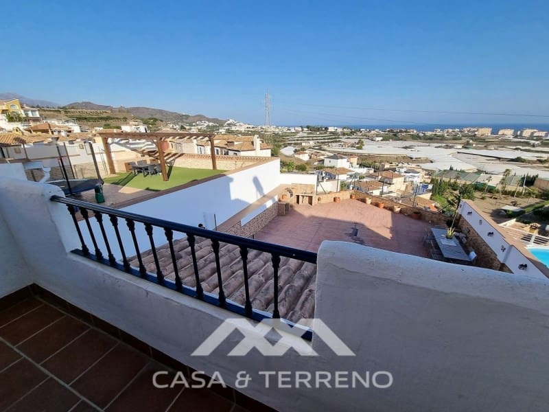 5 soverom Villa til salgs i Torrox Park med garasje - € 465 000 (Ref: 9747781)