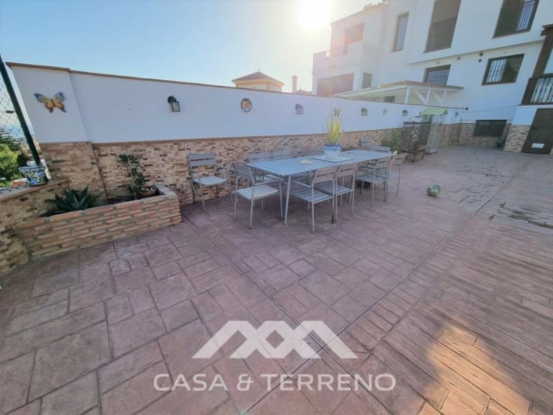 5 soverom Villa til salgs i Torrox Park med garasje - € 465 000 (Ref: 9747781)