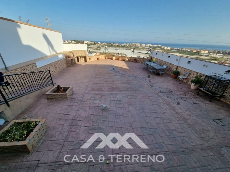 5 soverom Villa til salgs i Torrox Park med garasje - € 465 000 (Ref: 9747781)