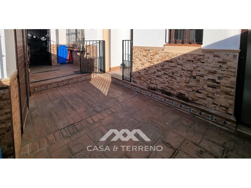 5 soverom Villa til salgs i Torrox Park med garasje - € 465 000 (Ref: 9747781)