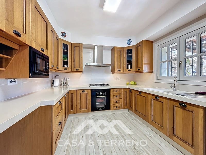 4 quarto Moradia para venda em Alcaucin com piscina - 499 000 € (Ref: 9761906)