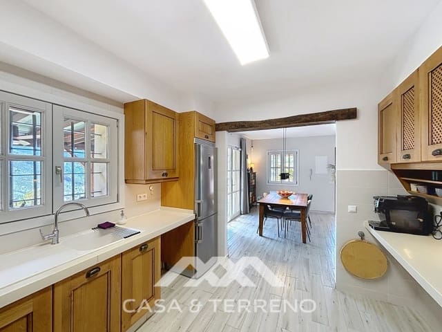 4 quarto Moradia para venda em Alcaucín com piscina - 499 000 € (Ref: 9761906)