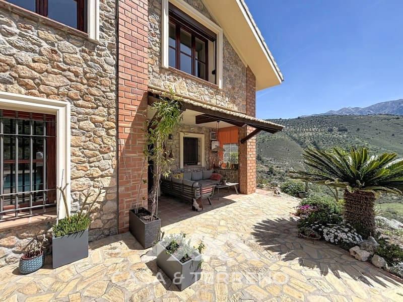 4 quarto Moradia para venda em Alcaucin com piscina - 499 000 € (Ref: 9761906)