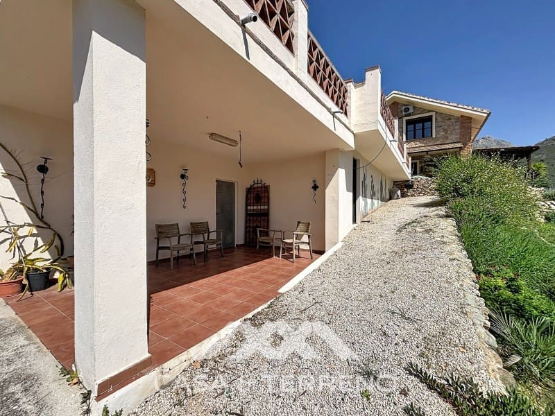 4 quarto Moradia para venda em Alcaucin com piscina - 499 000 € (Ref: 9761906)