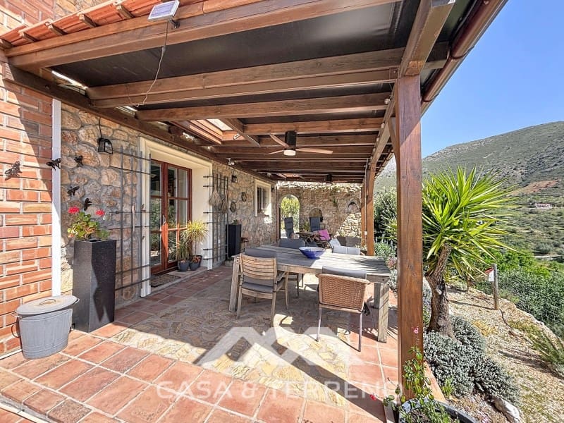 4 quarto Moradia para venda em Alcaucin com piscina - 499 000 € (Ref: 9761906)