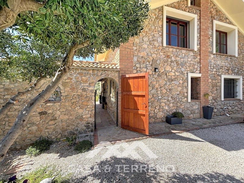 4 quarto Moradia para venda em Alcaucin com piscina - 499 000 € (Ref: 9761906)