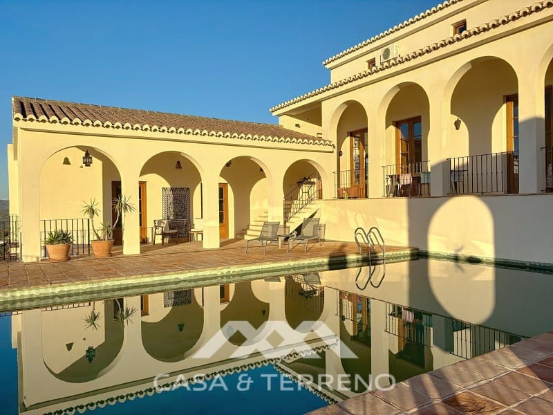 8 Zimmer Villa zu verkaufen in Alcaucin mit Pool - 1.395.000 € (Ref: 9790948)