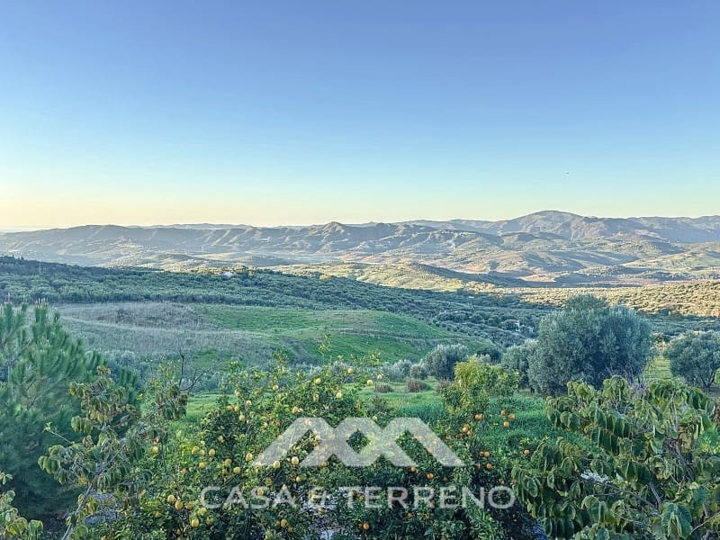 8 Zimmer Villa zu verkaufen in Alcaucin mit Pool - 1.395.000 € (Ref: 9790948)