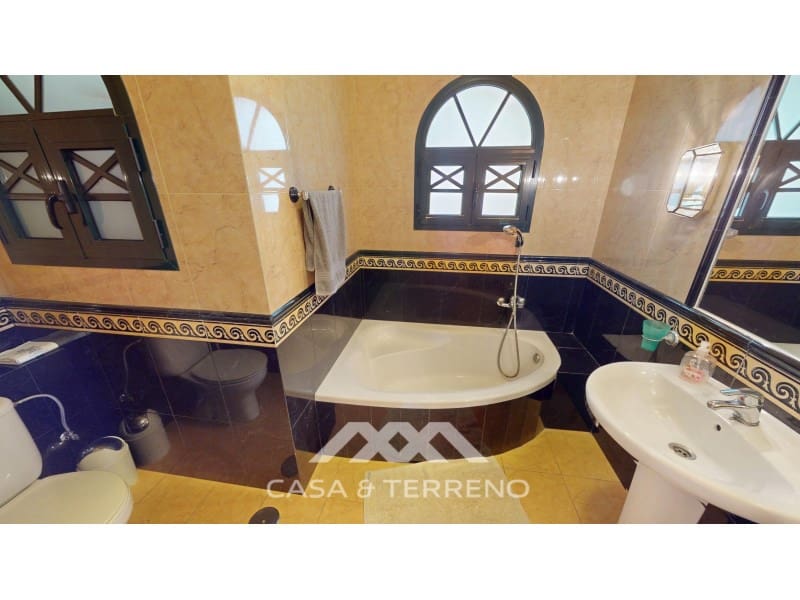 3 bedroom Villa for sale in Algarrobo - € 720,000 (Ref: 9794507)