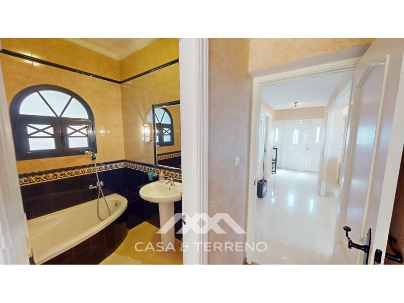 3 bedroom Villa for sale in Algarrobo - € 720,000 (Ref: 9794507)