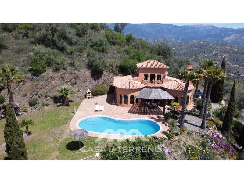 3 bedroom Villa for sale in Algarrobo - € 720,000 (Ref: 9794507)