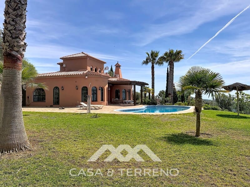 3 bedroom Villa for sale in Algarrobo - € 720,000 (Ref: 9794507)