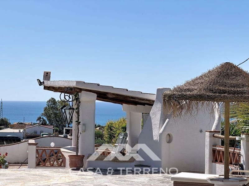 4 soveværelse Villa til salg i Almayate med swimmingpool - € 860.000 (Ref: 9794509)