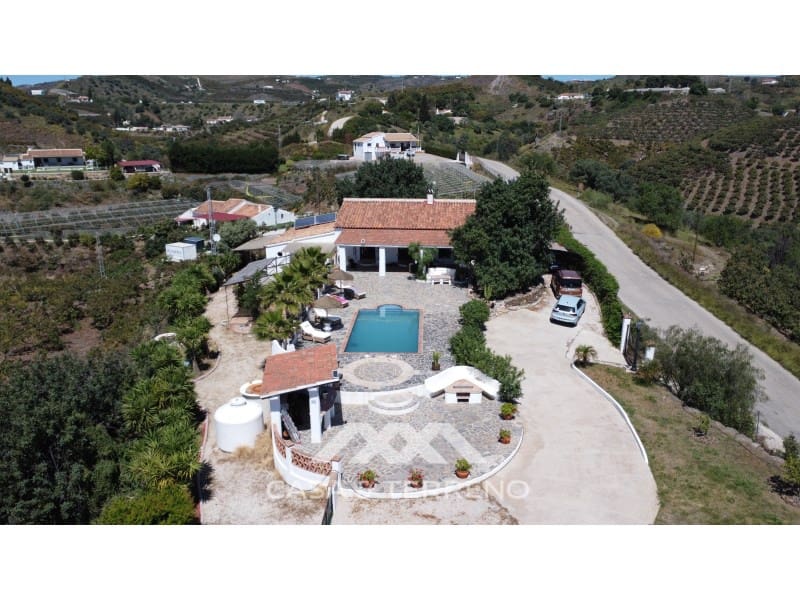 4 soveværelse Villa til salg i Almayate med swimmingpool - € 860.000 (Ref: 9794509)