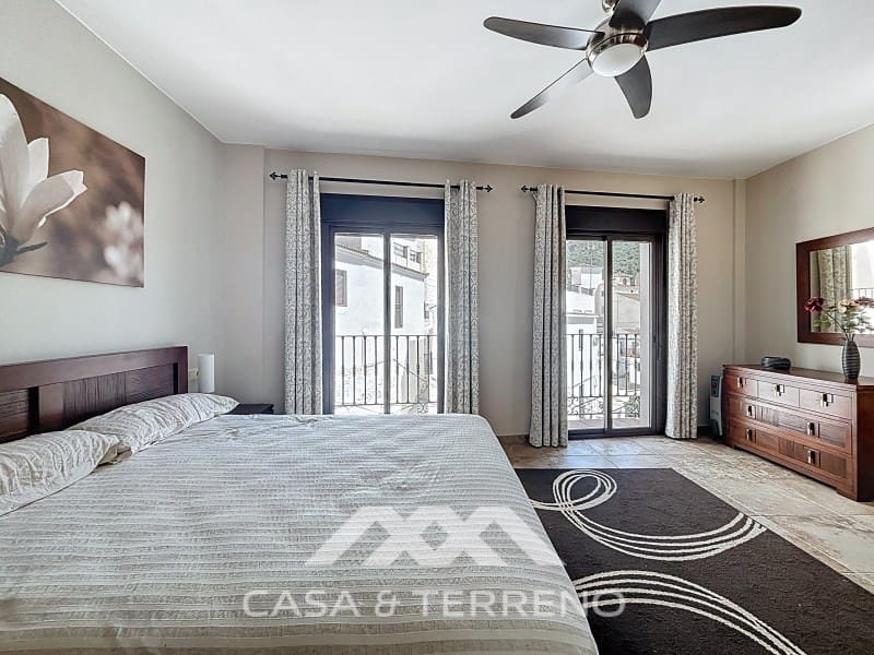 3 Zimmer Doppelhaus zu verkaufen in Salares - 212.100 € (Ref: 9799154)