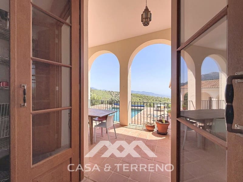 8 Zimmer Villa zu verkaufen in Alcaucin mit Pool - 1.395.000 € (Ref: 9801296)