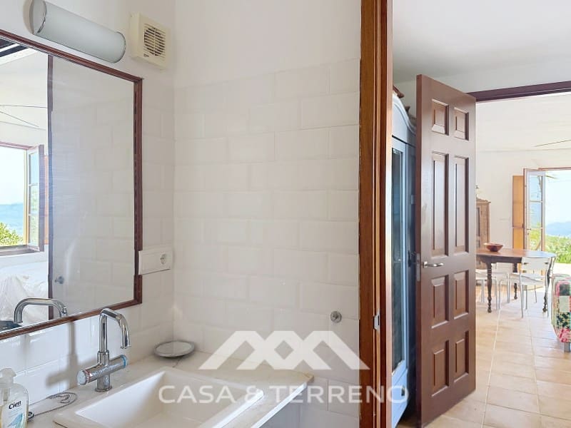 8 Zimmer Villa zu verkaufen in Alcaucin mit Pool - 1.395.000 € (Ref: 9801296)