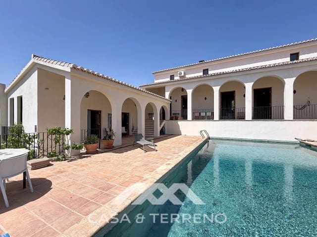 8 Zimmer Villa zu verkaufen in Alcaucín mit Pool - 1.395.000 € (Ref: 9801296)