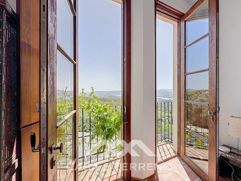 8 Zimmer Villa zu verkaufen in Alcaucin mit Pool - 1.395.000 € (Ref: 9801296)