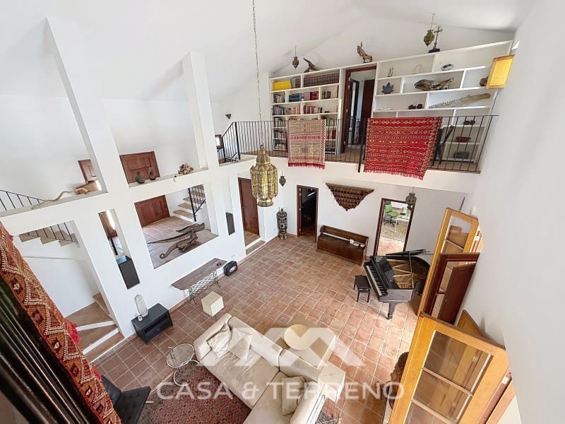 8 Zimmer Villa zu verkaufen in Alcaucin mit Pool - 1.395.000 € (Ref: 9801296)