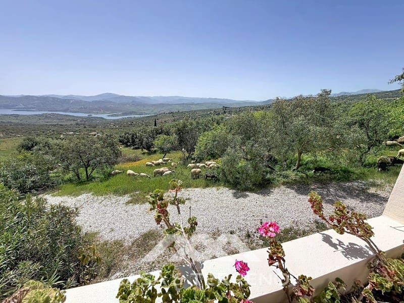 8 Zimmer Villa zu verkaufen in Alcaucin mit Pool - 1.395.000 € (Ref: 9801296)