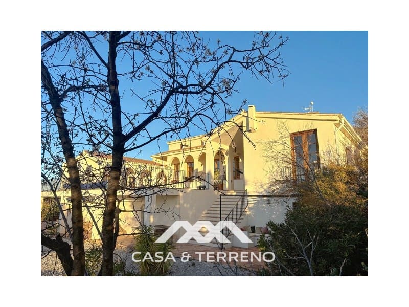 8 Zimmer Villa zu verkaufen in Alcaucin mit Pool - 1.395.000 € (Ref: 9801296)