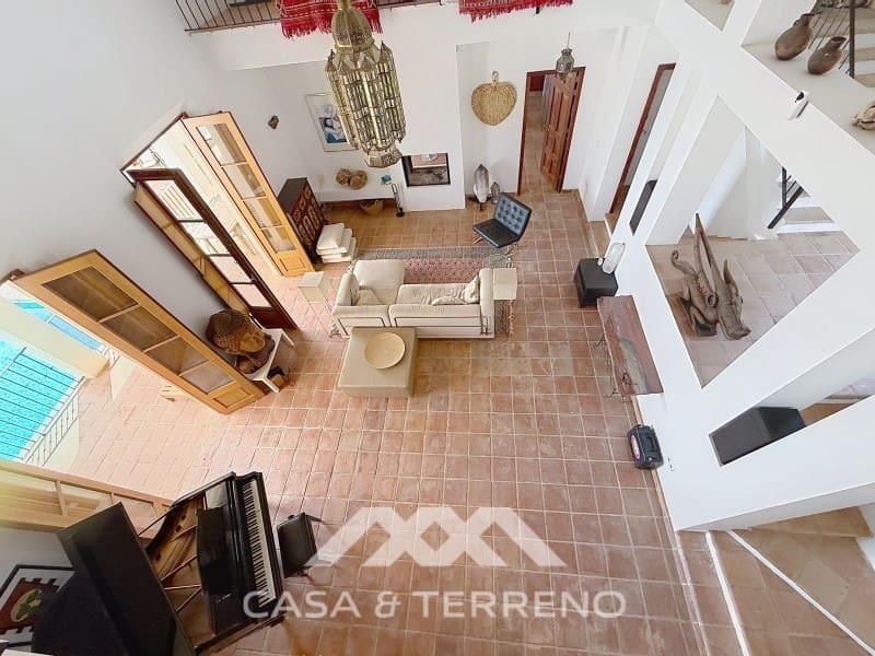 8 Zimmer Villa zu verkaufen in Alcaucin mit Pool - 1.395.000 € (Ref: 9801296)