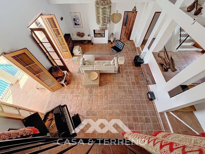 8 Zimmer Villa zu verkaufen in Alcaucin mit Pool - 1.395.000 € (Ref: 9801296)