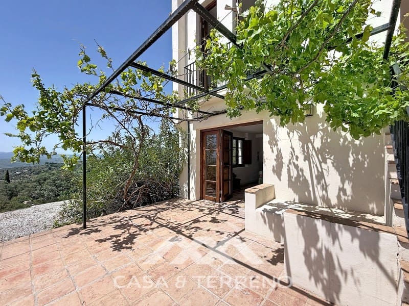 8 Zimmer Villa zu verkaufen in Alcaucin mit Pool - 1.395.000 € (Ref: 9801296)