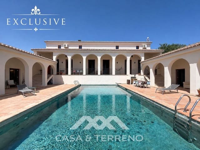 8 slaapkamer Villa te koop in Alcaucín met zwembad - € 1.395.000 (Ref: 9801296)