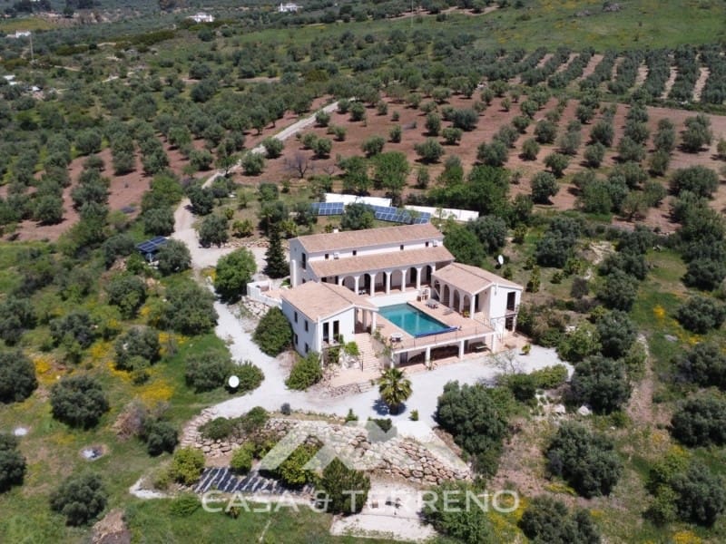 8 bedroom Villa for sale in Alcaucin with pool - € 1,395,000 (Ref: 9801296)