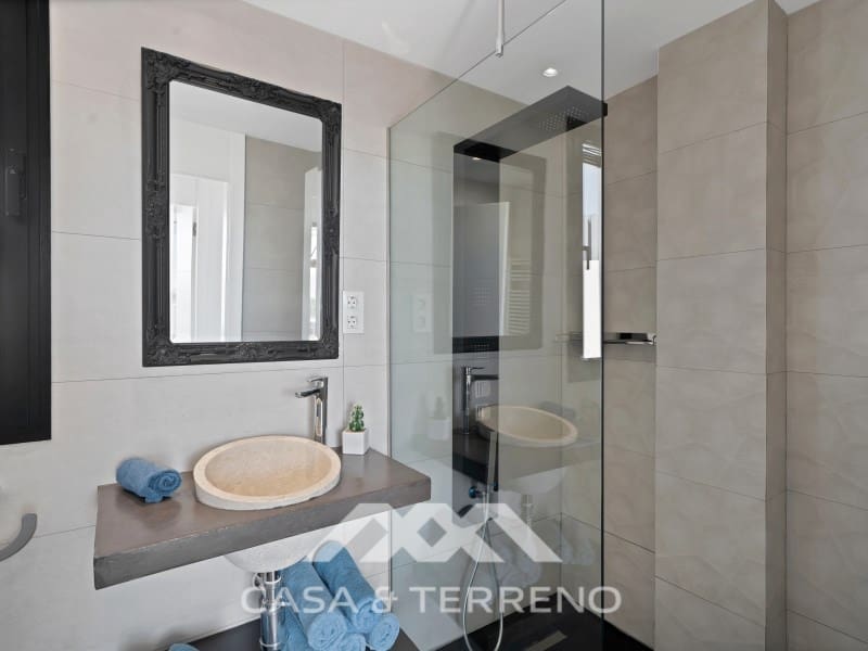 6 bedroom Villa for sale in Malaga city with pool - € 1,870,000 (Ref: 9813295)