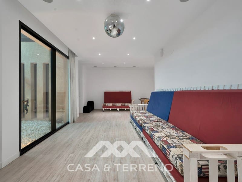 6 bedroom Villa for sale in Malaga city with pool - € 1,870,000 (Ref: 9813295)