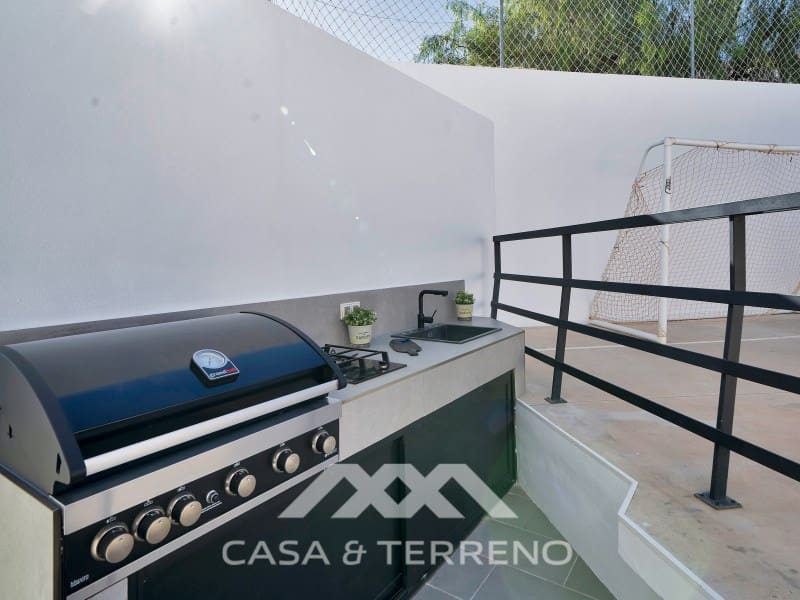 6 bedroom Villa for sale in Malaga city with pool - € 1,870,000 (Ref: 9813295)