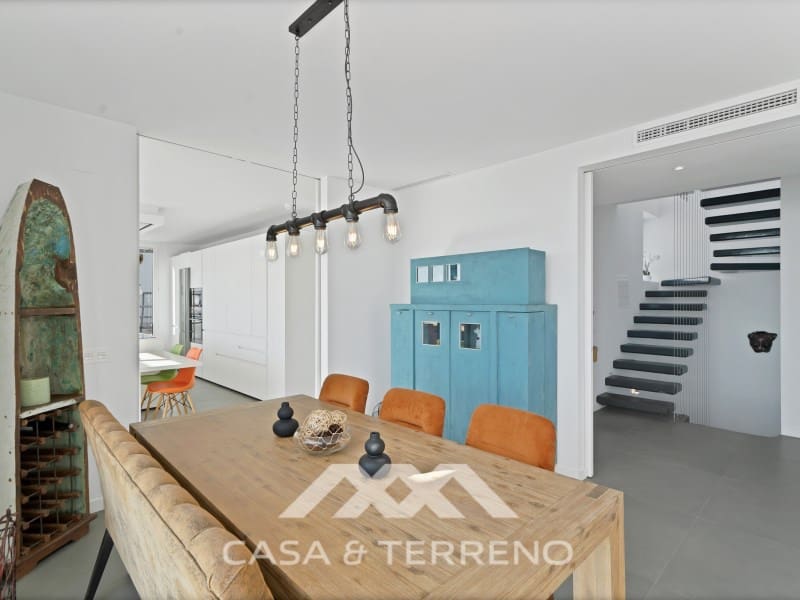 6 bedroom Villa for sale in Malaga city with pool - € 1,870,000 (Ref: 9813295)