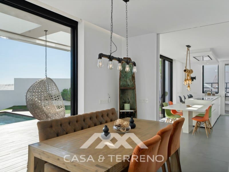 6 bedroom Villa for sale in Malaga city with pool - € 1,870,000 (Ref: 9813295)