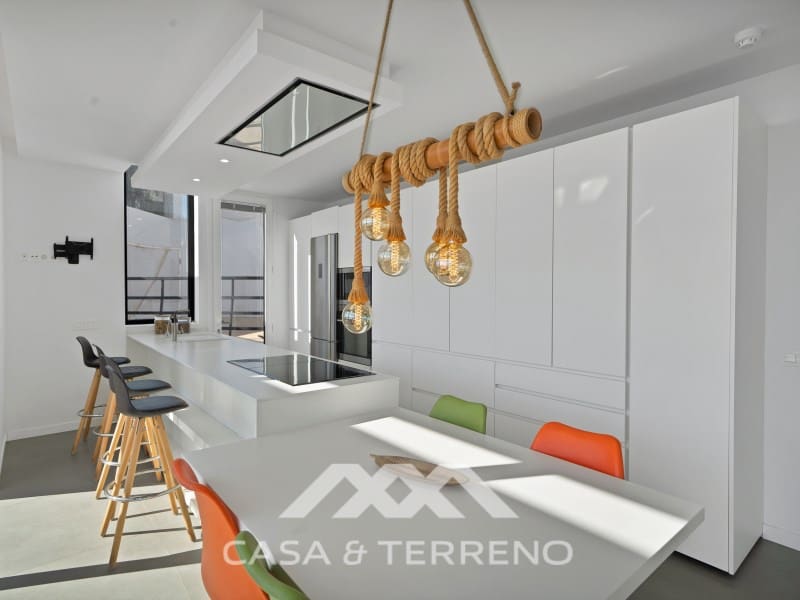 6 bedroom Villa for sale in Malaga city with pool - € 1,870,000 (Ref: 9813295)