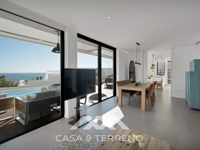 6 bedroom Villa for sale in Hacienda Paredes, Málaga city with pool - € 1,870,000 (Ref: 9813295)