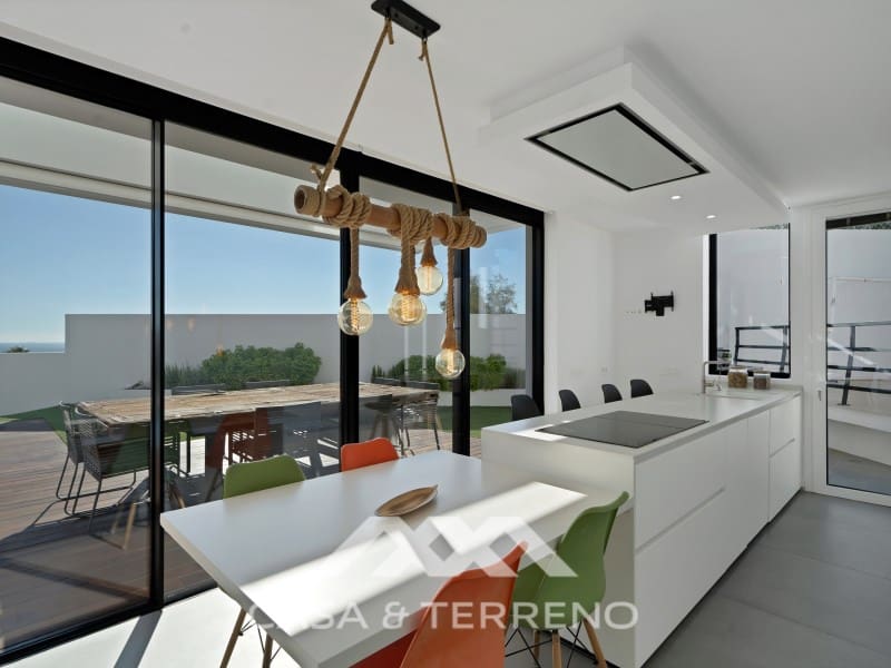 6 bedroom Villa for sale in Malaga city with pool - € 1,870,000 (Ref: 9813295)