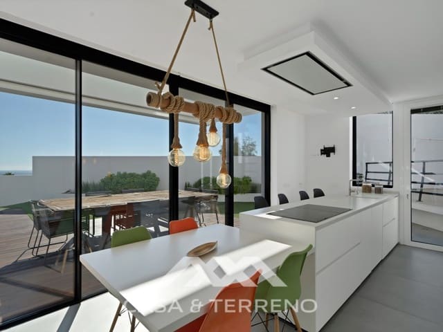 6 bedroom Villa for sale in Hacienda Paredes, Málaga city with pool - € 1,870,000 (Ref: 9813295)