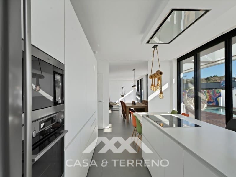 6 bedroom Villa for sale in Malaga city with pool - € 1,870,000 (Ref: 9813295)