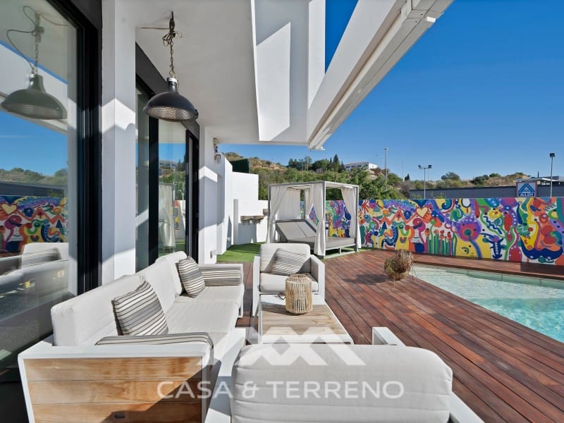 6 bedroom Villa for sale in Malaga city with pool - € 1,870,000 (Ref: 9813295)