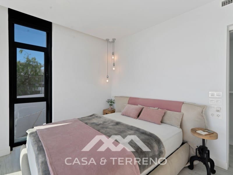 6 bedroom Villa for sale in Malaga city with pool - € 1,870,000 (Ref: 9813295)