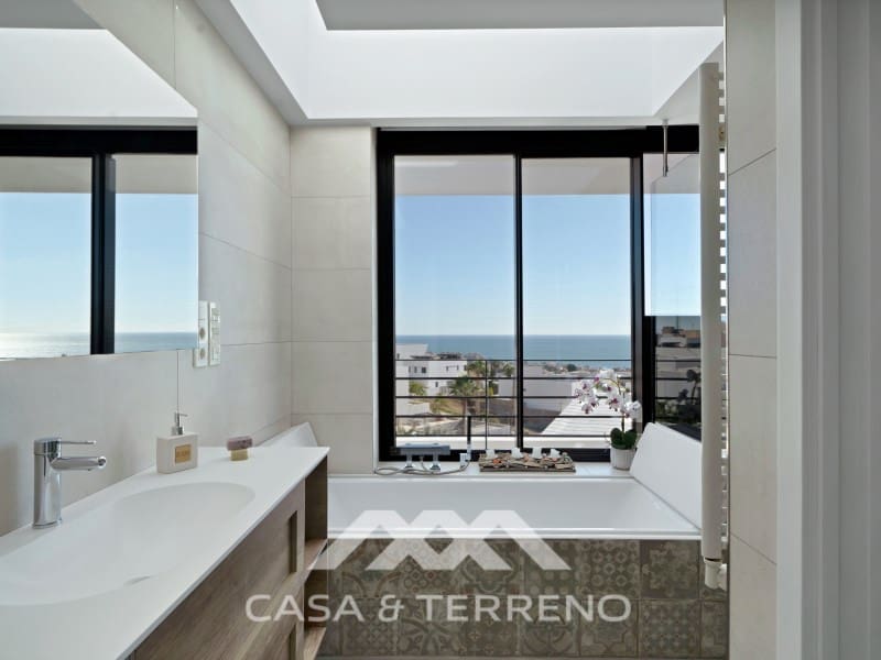 6 bedroom Villa for sale in Malaga city with pool - € 1,870,000 (Ref: 9813295)