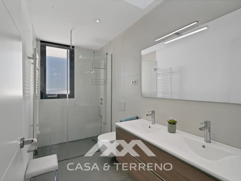 6 bedroom Villa for sale in Malaga city with pool - € 1,870,000 (Ref: 9813295)