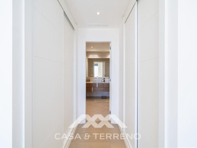 2 Zimmer Penthouse zu verkaufen in Benahavis mit Pool - 750.000 € (Ref: 9813296)