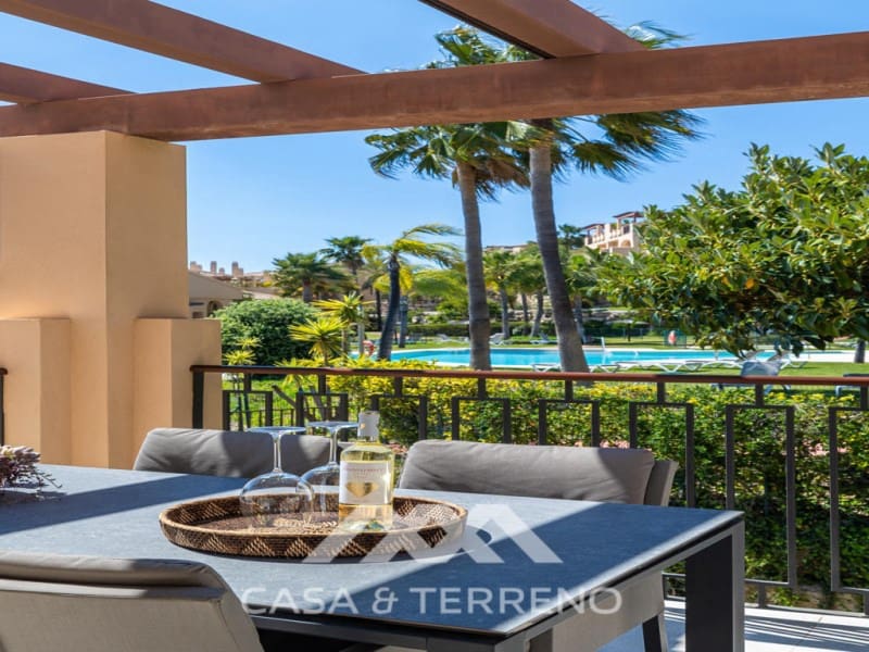 2 Zimmer Penthouse zu verkaufen in Benahavis mit Pool - 750.000 € (Ref: 9813296)