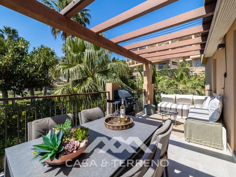 2 Zimmer Penthouse zu verkaufen in Benahavis mit Pool - 750.000 € (Ref: 9813296)