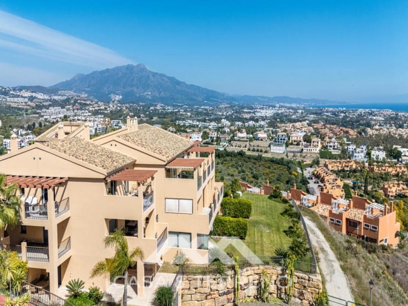 2 Zimmer Penthouse zu verkaufen in Benahavis mit Pool - 750.000 € (Ref: 9813296)